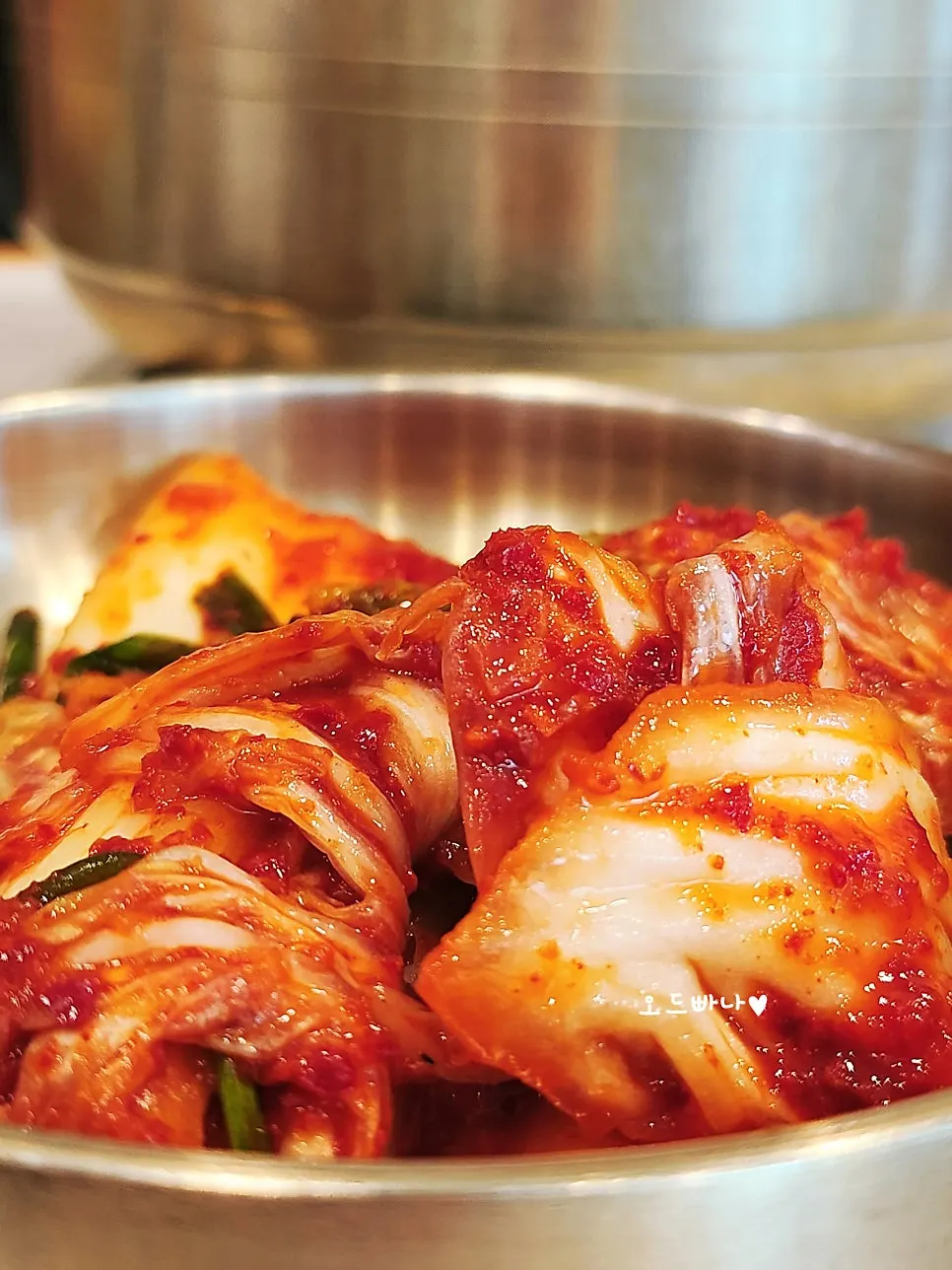 Self-serve side dishes: kimchi and dried radish