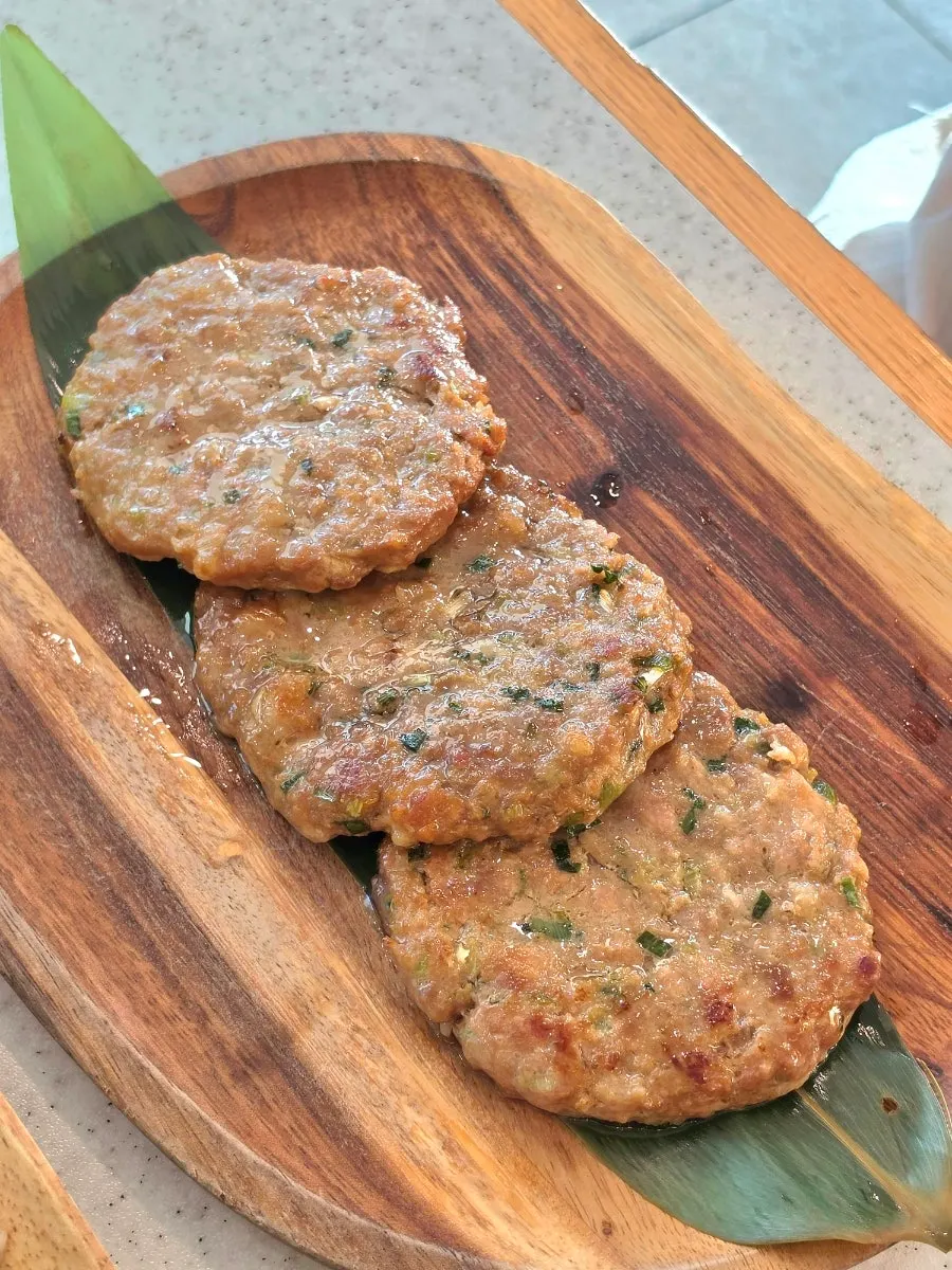 A plate of handmade tteokgalbi at Handam Guksu Gwakji Aewol Branch