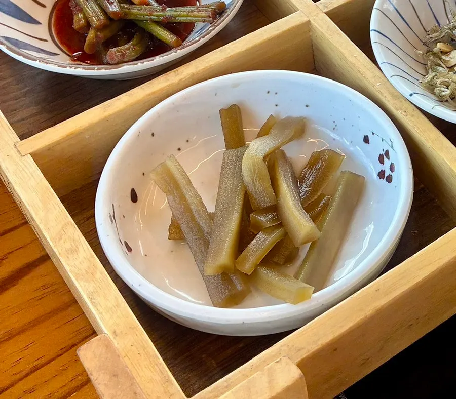 Crunchy gungchae side dish