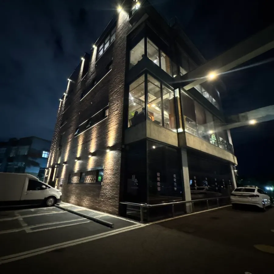 대구 동구 대형 브런치 카페 핸즈커피 동촌유원지점 건물