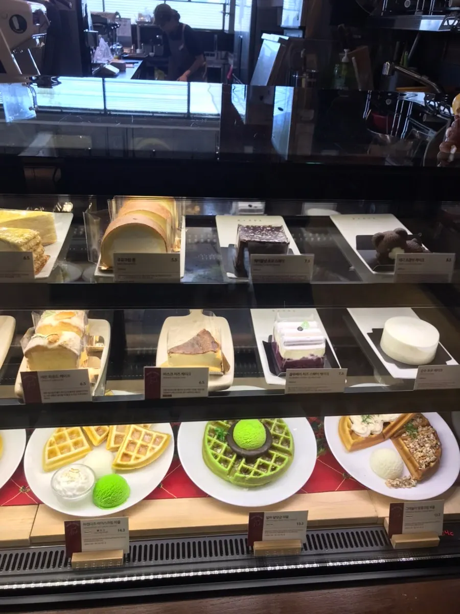 Menu board listing brunch dish combinations
