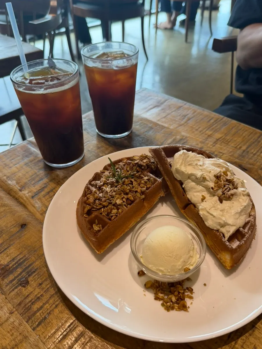 Ordered drink and dessert placed on the table