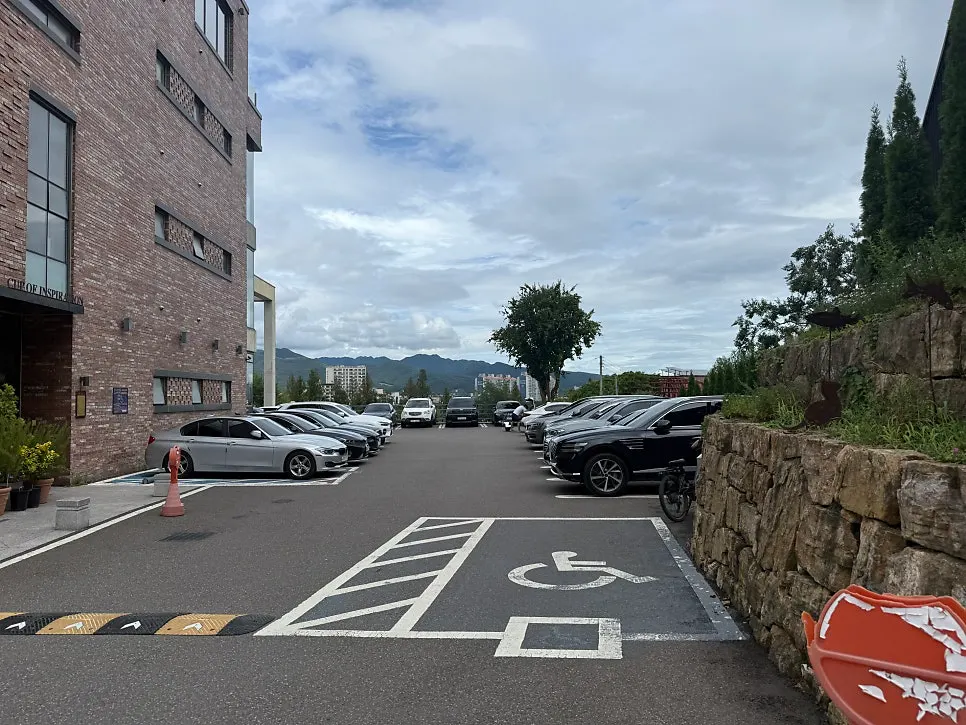 핸즈커피 동촌유원지점 전용 주차장