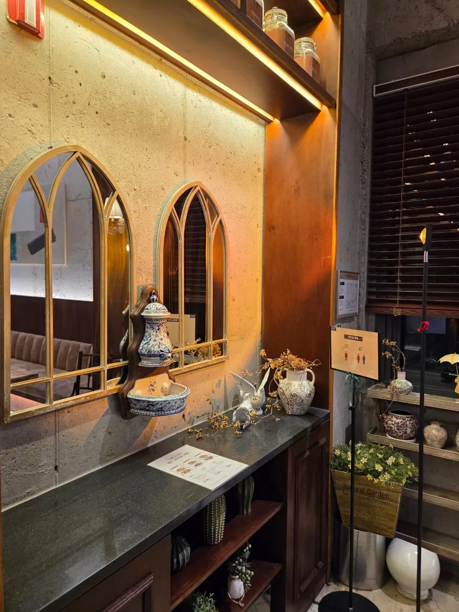 2nd-floor interior seating at Hands Coffee Dongchon Resort Branch