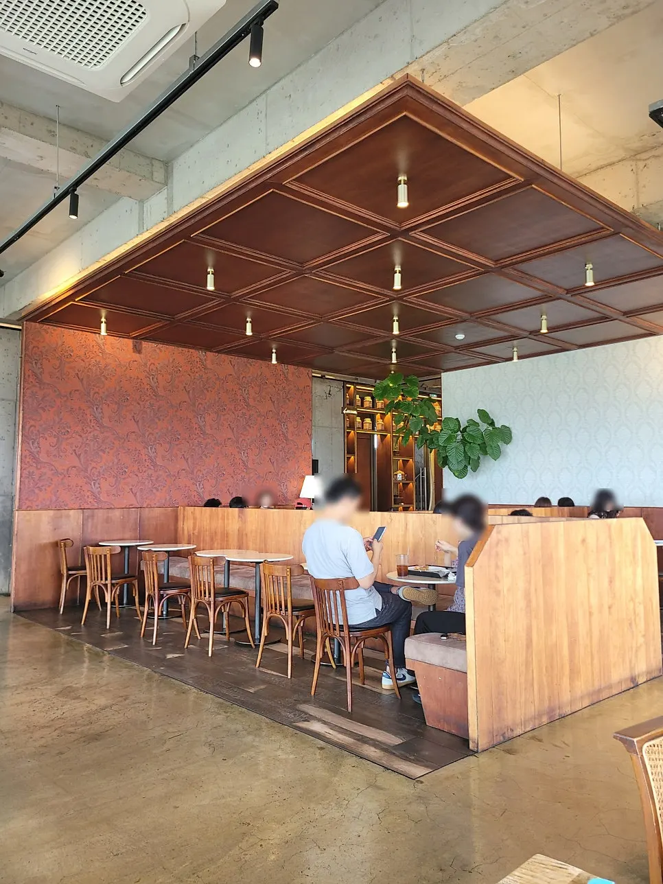 Seating on the 3rd floor of Hands Coffee Dongchon Resort Branch