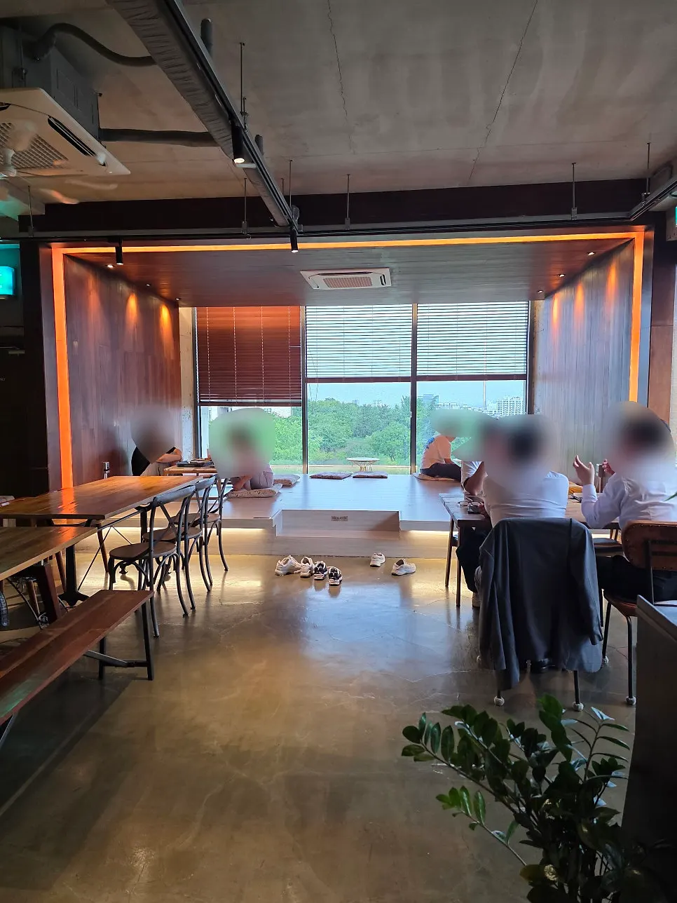 핸즈커피 동촌유원지점 4층 공간