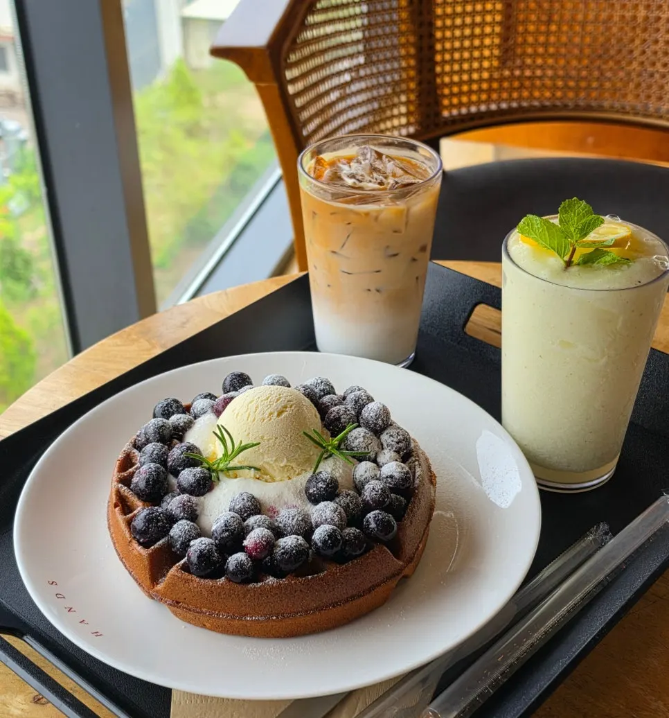 핸즈커피 동촌유원지점 내부 마무리 컷
