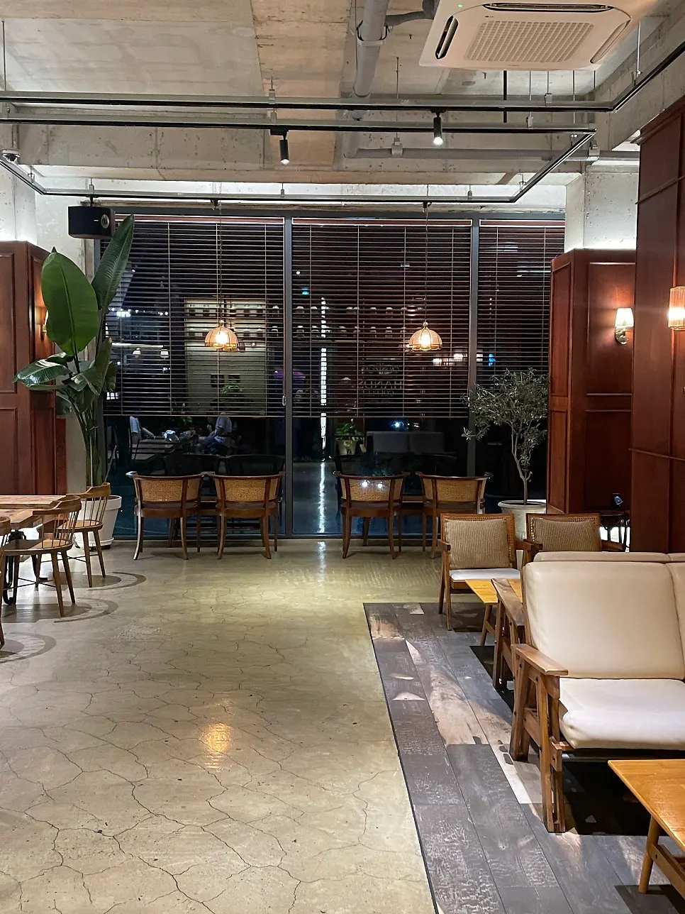 Interior of the 2nd floor with varied seating