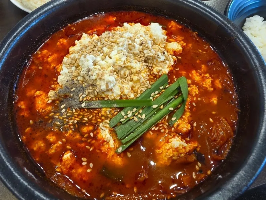 Bowl of Chodang sundubu jjamppong-bap broth
