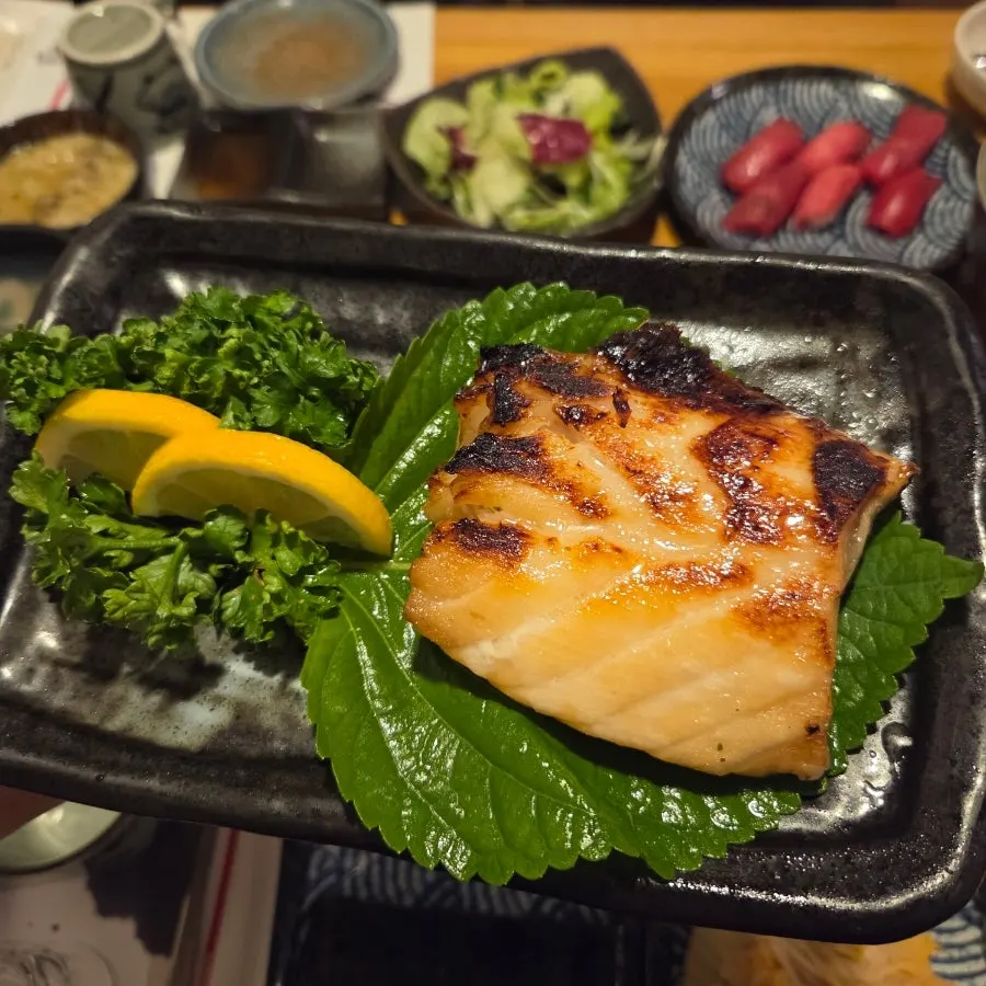 부드러운 메로구이 한 접시