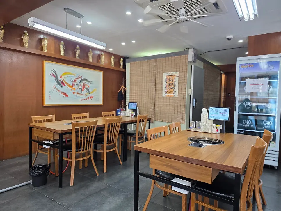 Tidy interior of Hanjaechon Gumi Main Branch
