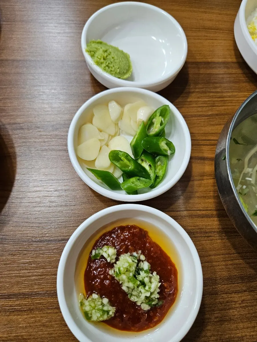기본 차림으로 나온 간장게장