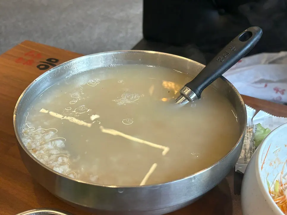 A bowl of ₩3,000 nurungjitang