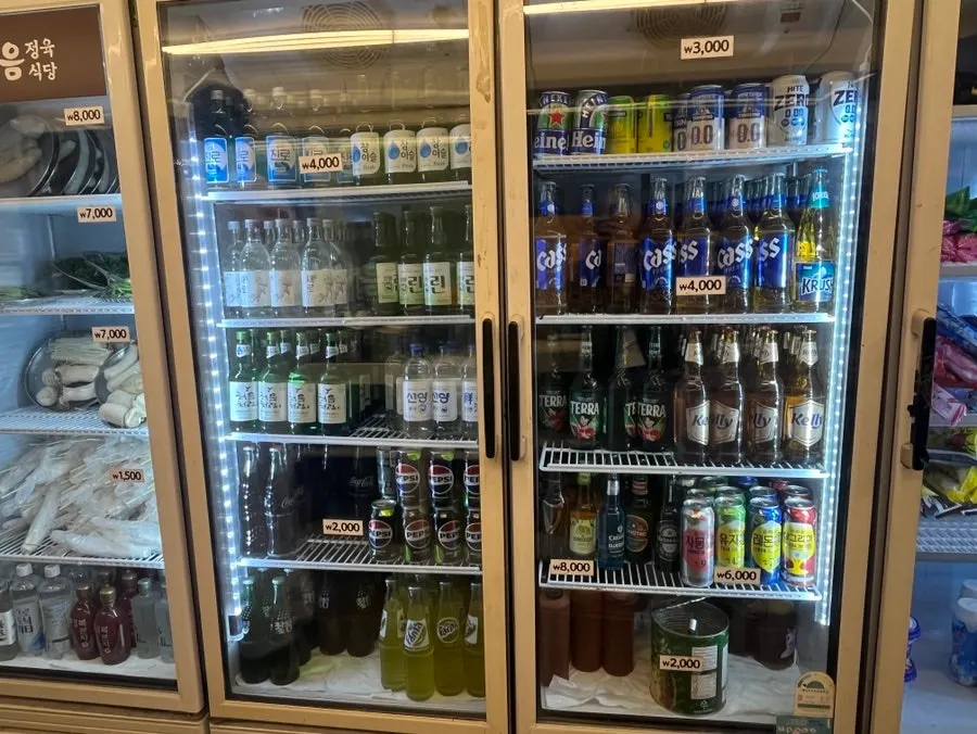 Meat and side ingredients chosen from the mini mart
