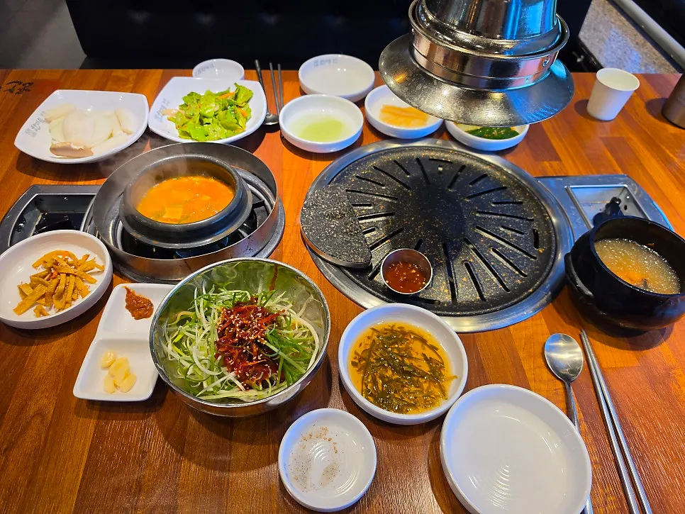 Basic side dishes including acorn jelly salad