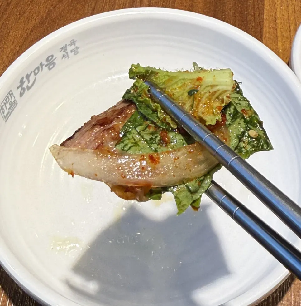 Side dishes served with wraps