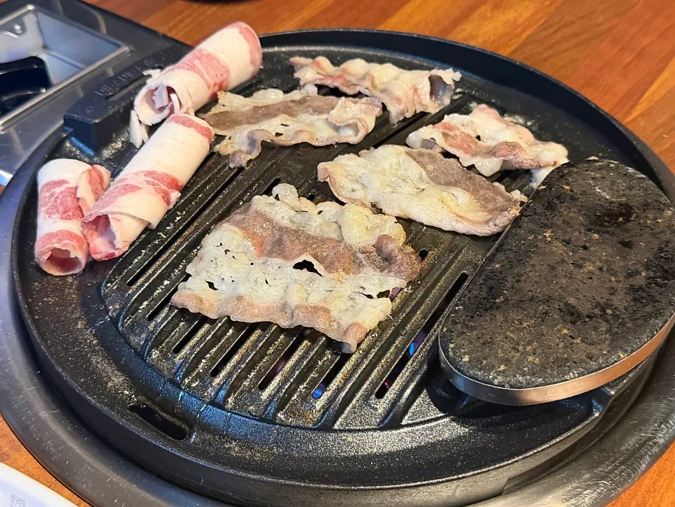 불판에 올린 소고기
