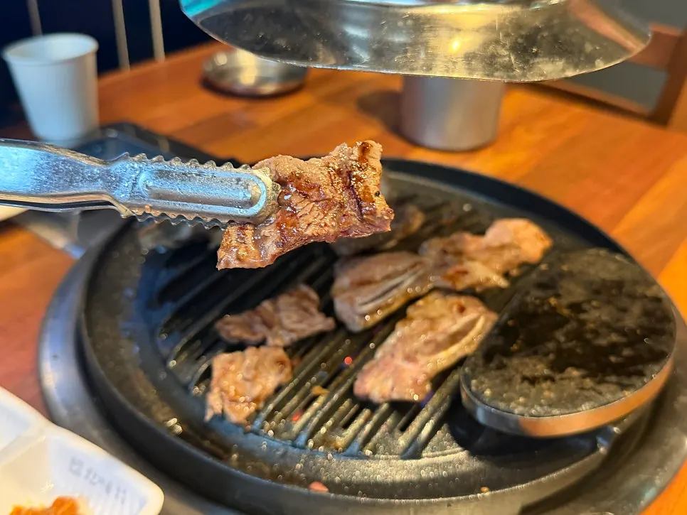 다 익은 소고기 구이 클로즈업
