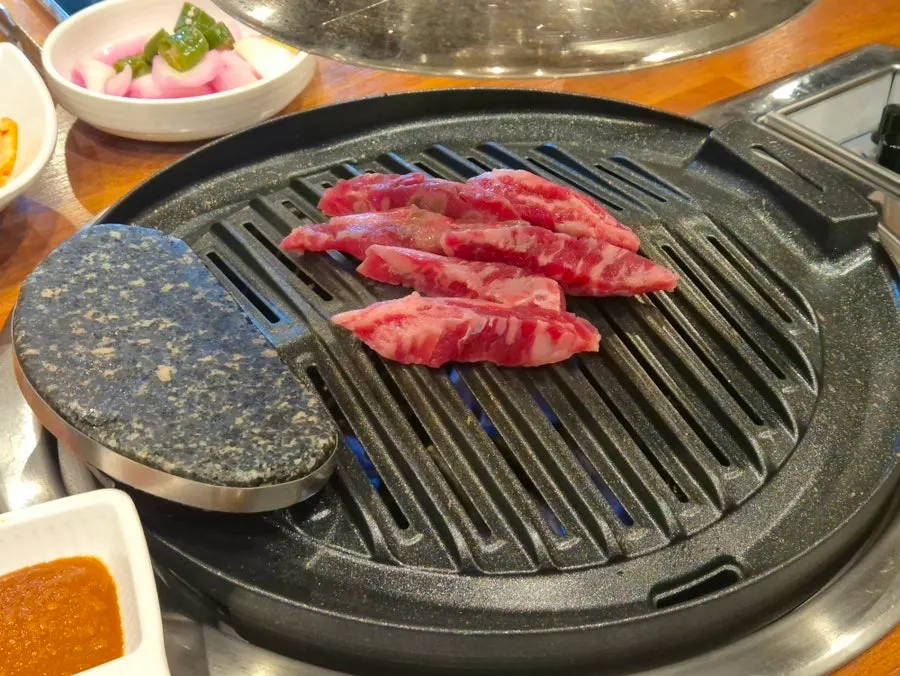 Grilled beef cut and sliced