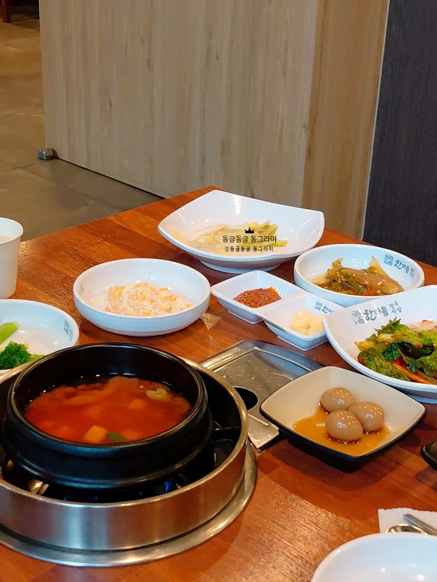 Canh đậu tương cùng các món ăn kèm