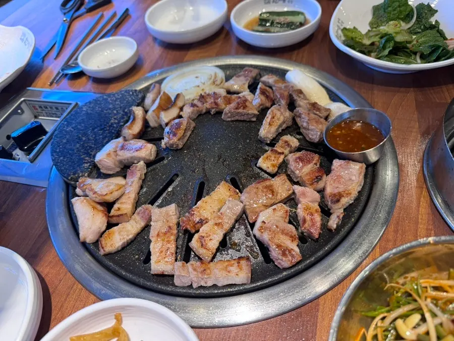 보글보글 끓는 무제한 된장찌개
