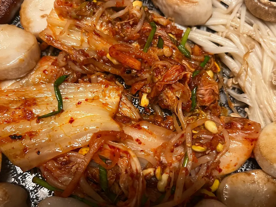 육즙이 도는 삼겹살 구이 클로즈업