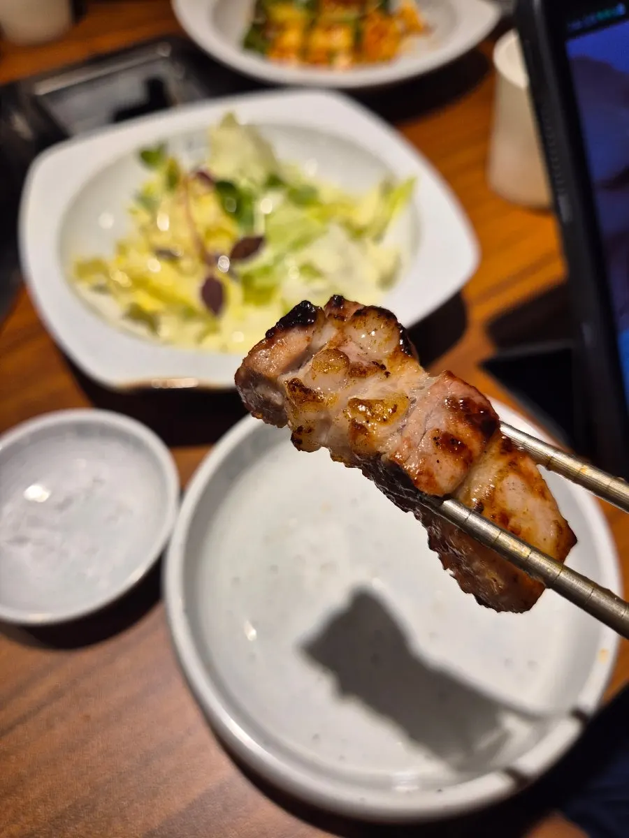 식사를 마친 테이블 모습