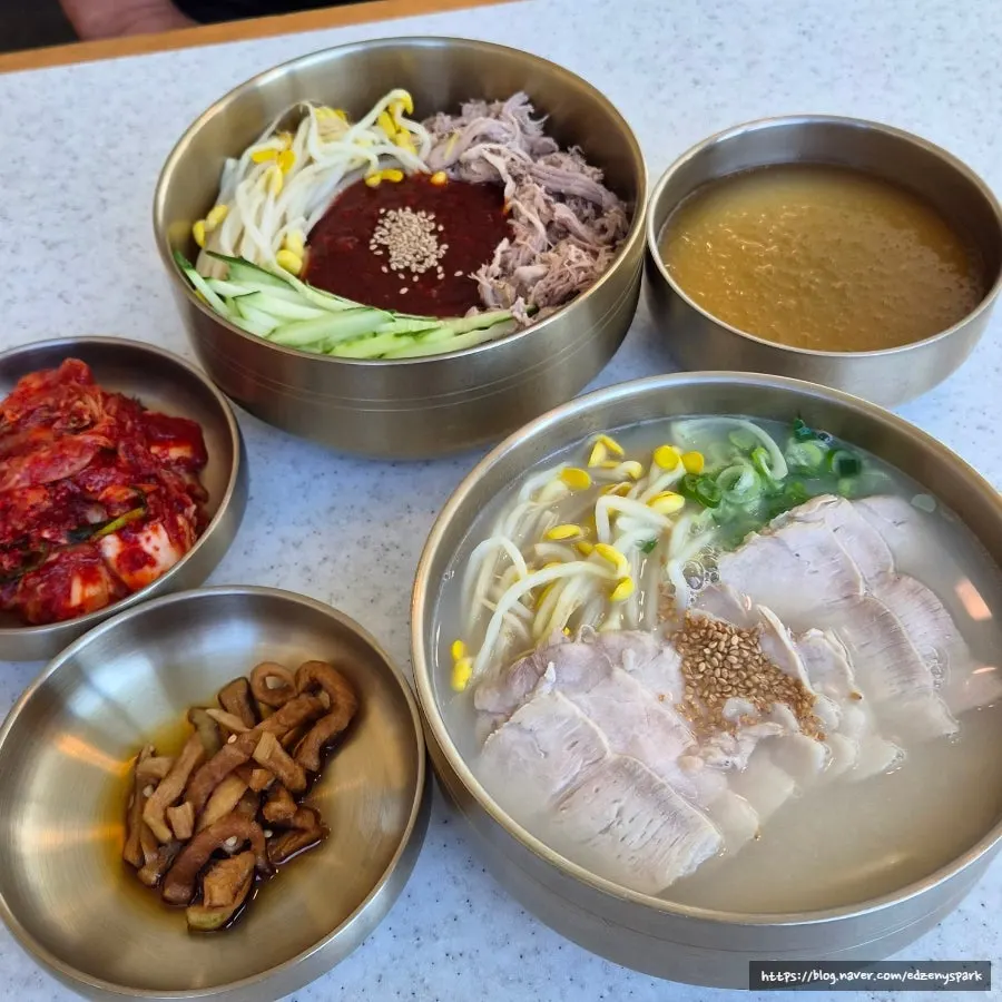 동치미비빔국수와 사골고기국수 한 상