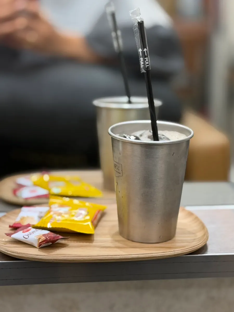 자리로 제공된 음료 서비스