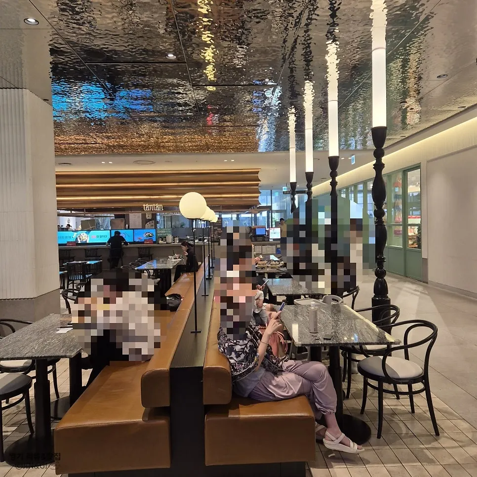 Spacious seating in the Nine One Hannam food court