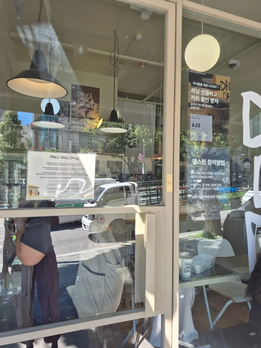 Sandwich shop space in Hannam-dong