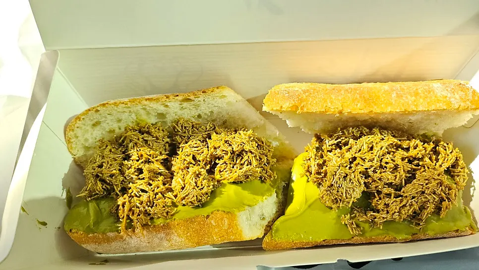 Cross-section of the baguette loaded with kataifi topping