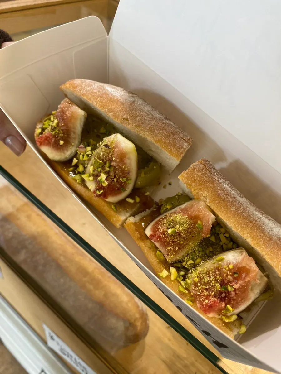 The fig pistachio baguette sandwich, full look