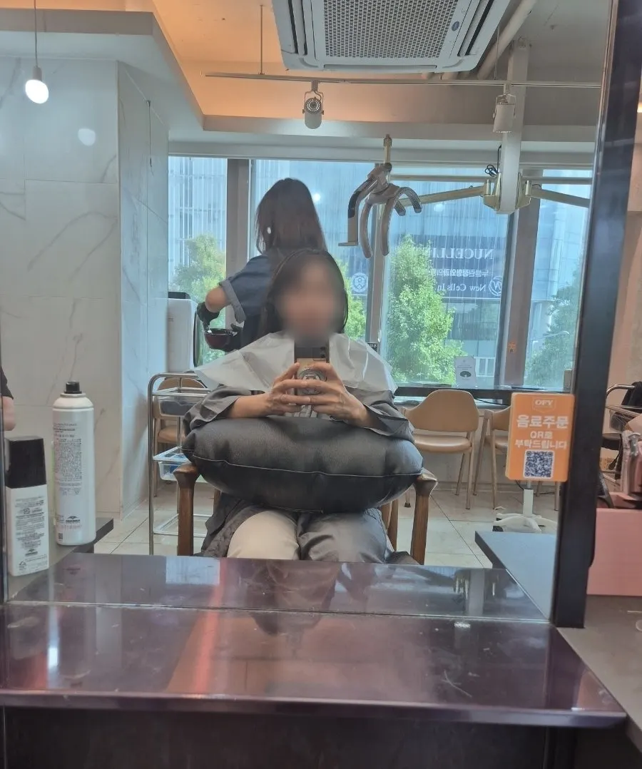 Color condition at the side of the hair after coloring