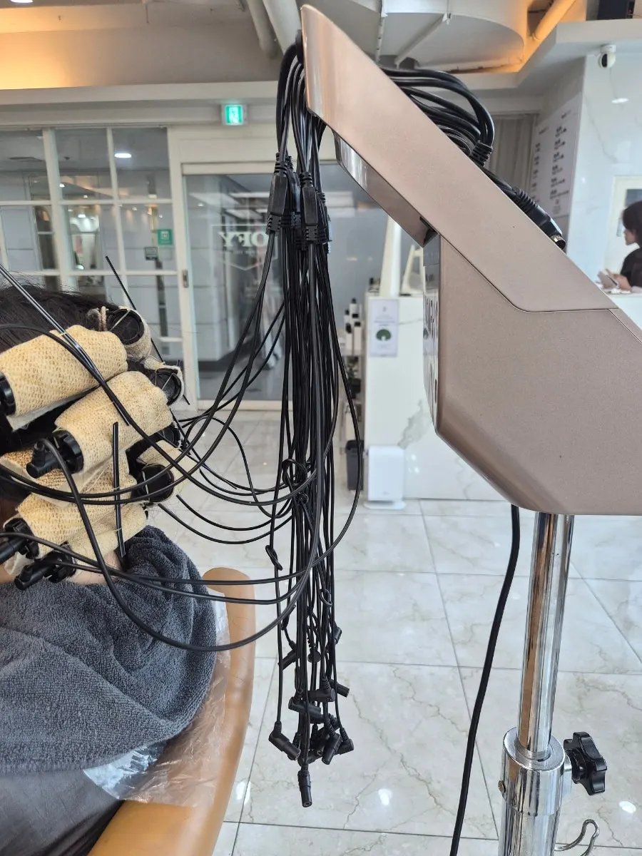 열펌 기기를 연결한 세팅 장면