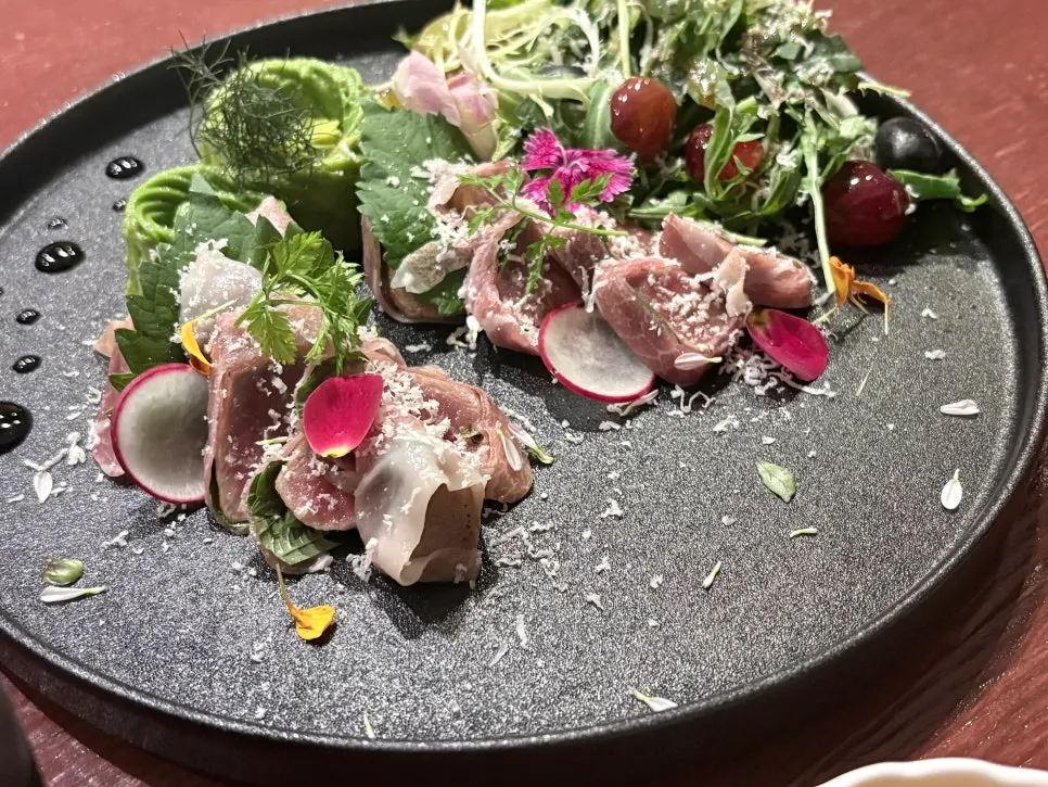 Avocado, tuna, and prosciutto tataki