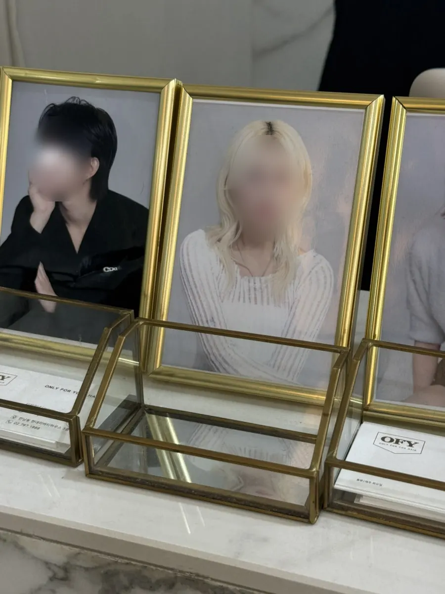 訪問後に名刺を受け取ったカウンター周りの写真