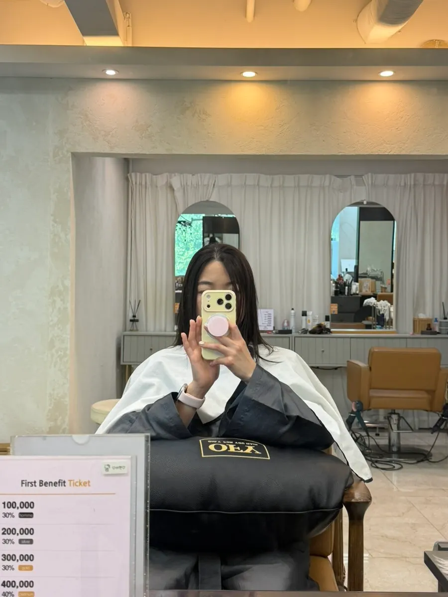 윤기가 도는 클리닉 후 모발