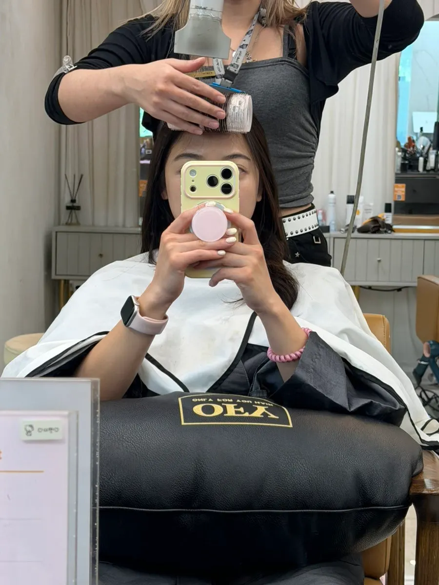 차분하게 정돈된 긴 머리