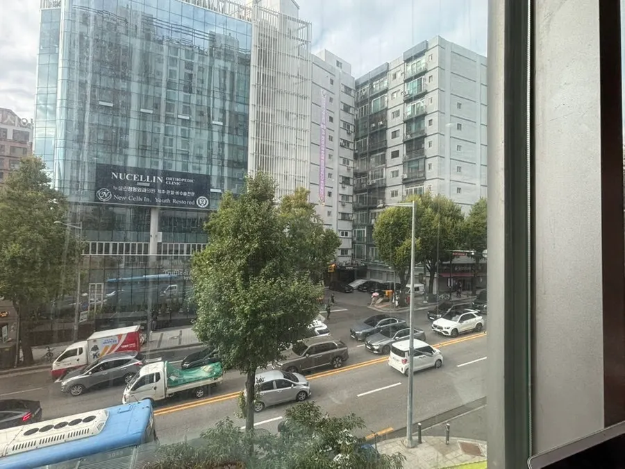 넓고 쾌적한 온리포유 한남본점 3층 내부