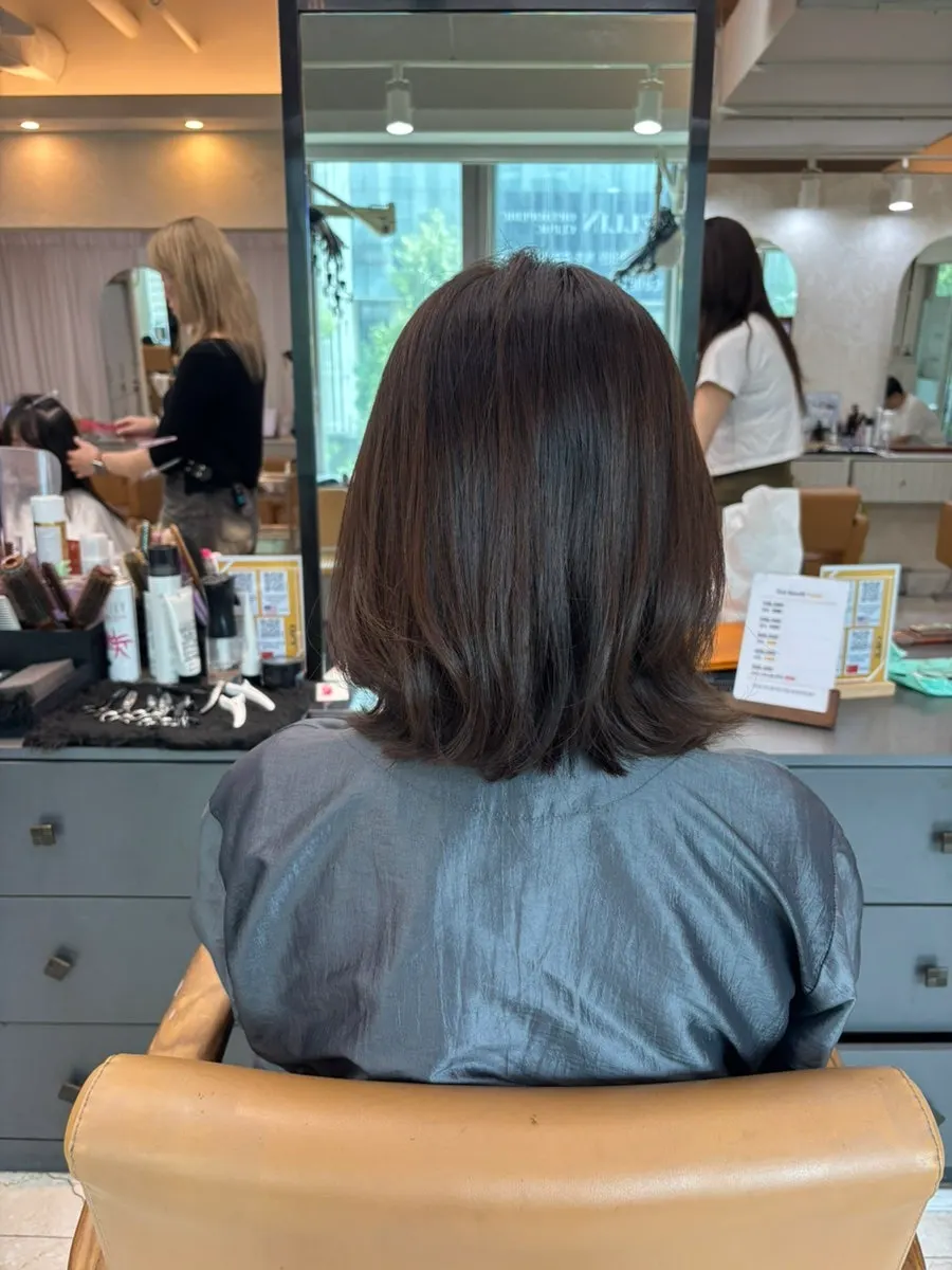 Hair in its bob state before the service