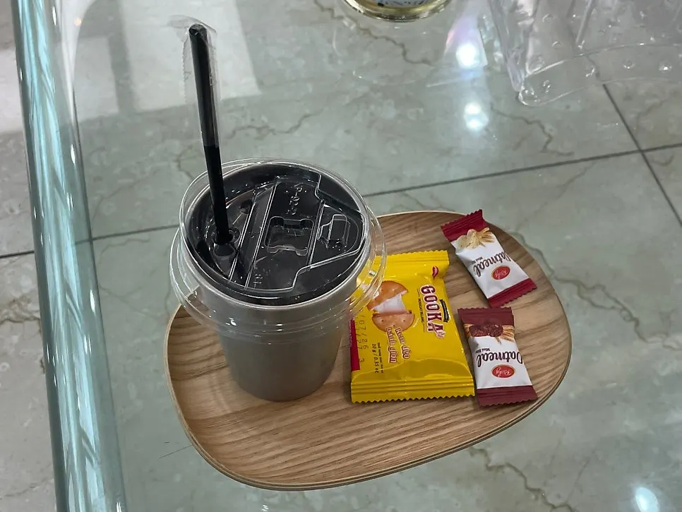 Iced tea served with a lid