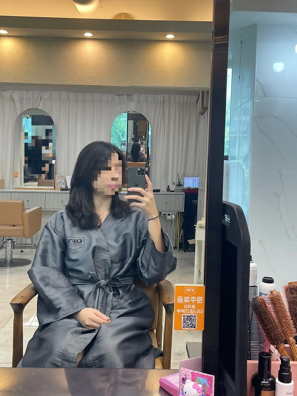 Medium-length hair after the finished cut