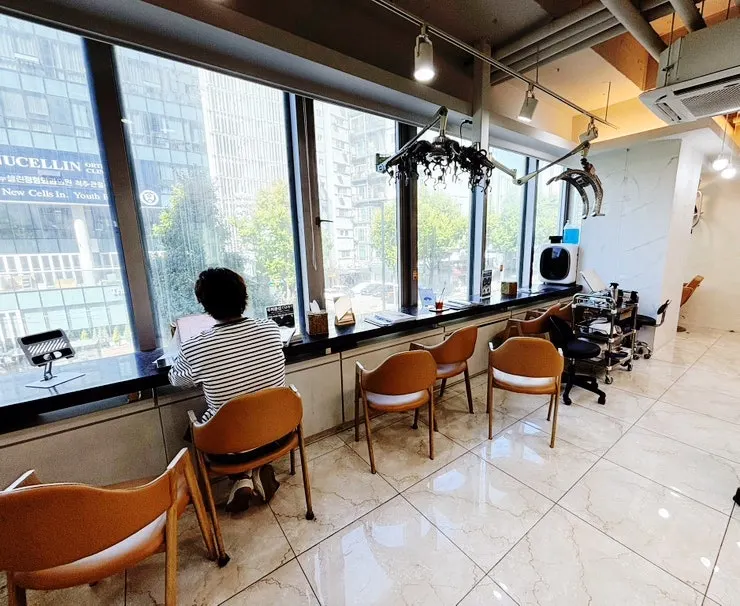 広々として快適なオンリーフォーユー漢南本店の店内