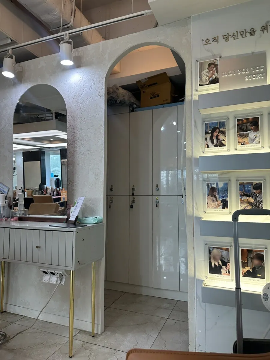 Entrance interior of ONLY FOR YOU Hannam Main Branch