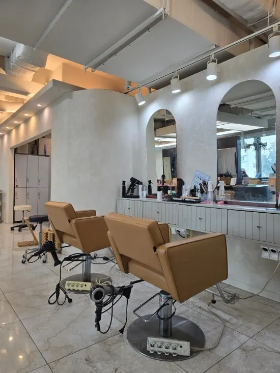 Waiting area at ONLY FOR YOU Hannam Main Branch