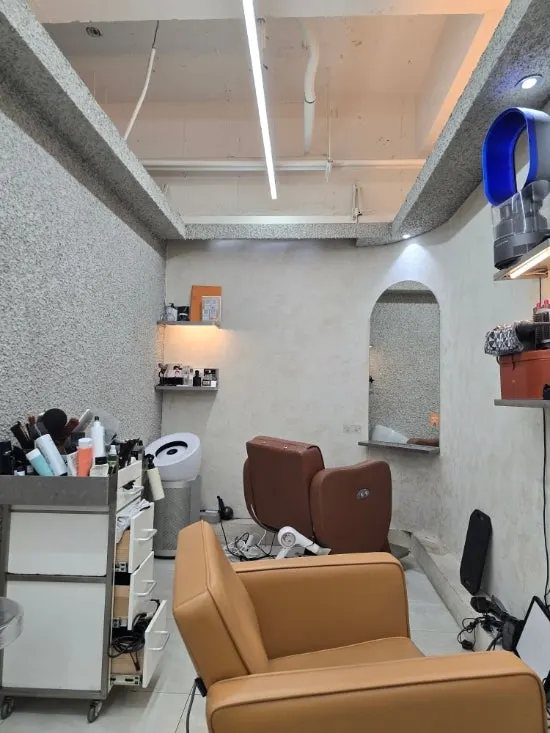 Interior of the treatment space used by senior designer Bandal