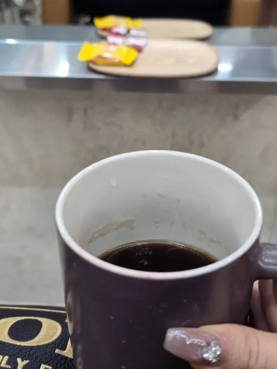 Drink served while waiting for the dye to set