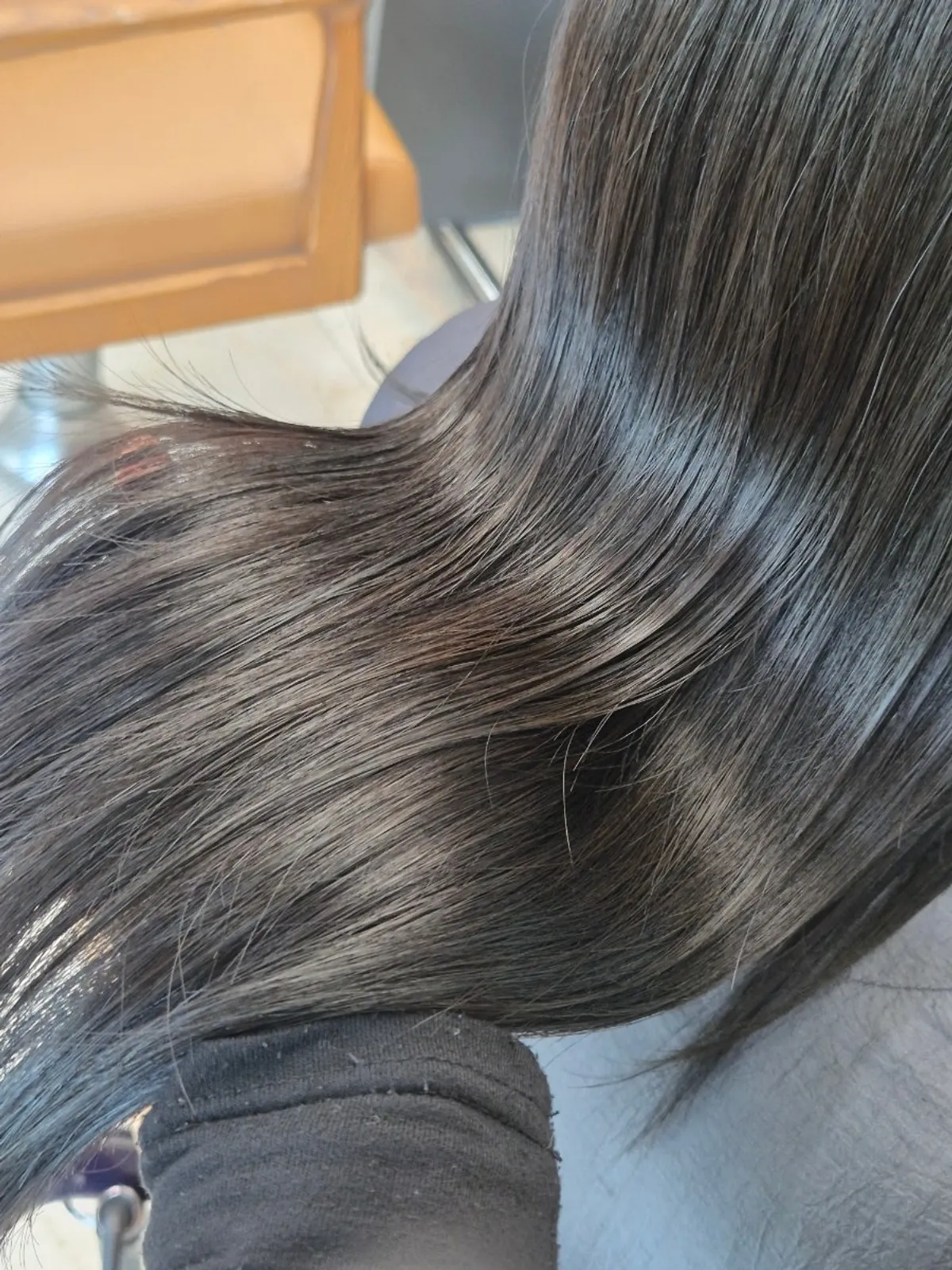 사파이어 에메랄드 믹스 톤다운 염색 완성 모습