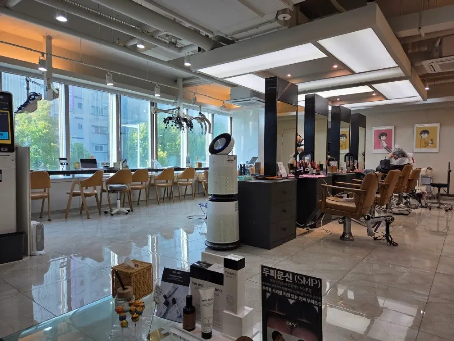 Interior treatment space at ONLY FOR YOU Hannam Main Branch